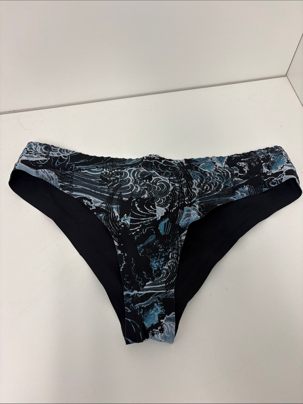 Lululemon Will the Wave bikini bottom
